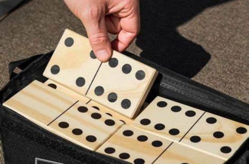 Giant dominoes